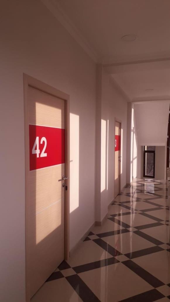 Mika Hotel Alma-Ata Buitenkant foto