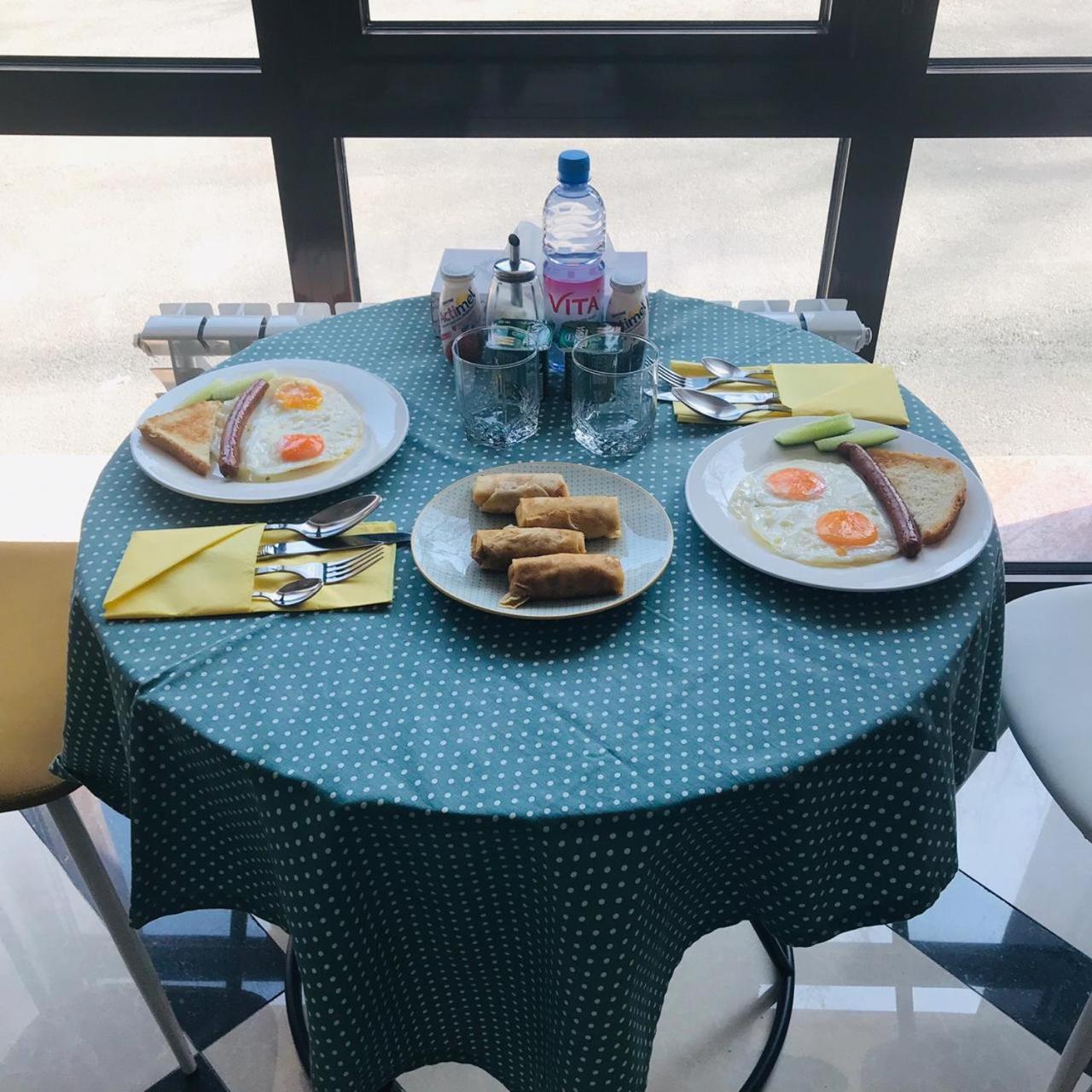 Mika Hotel Alma-Ata Buitenkant foto